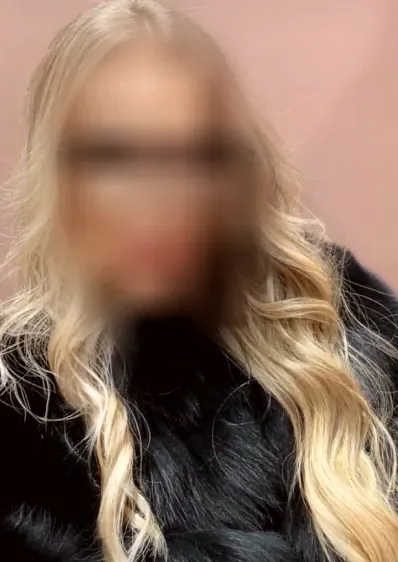 Denise, 32