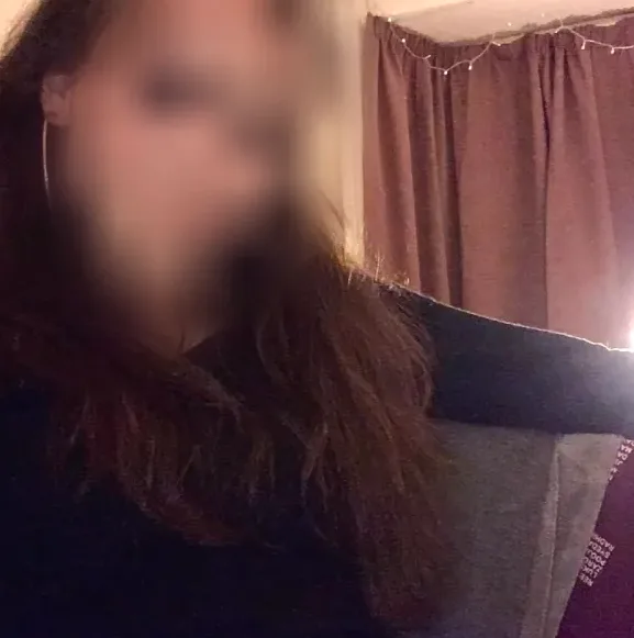 Doris, 25