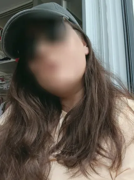 Greta, 32