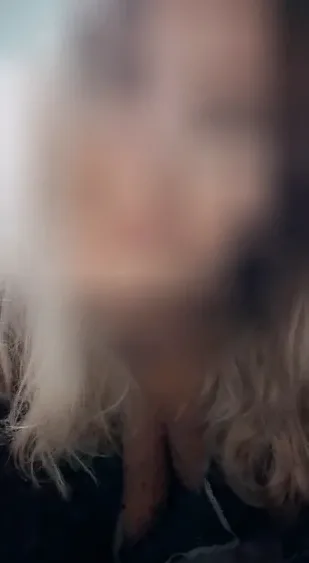 Julia, 39
