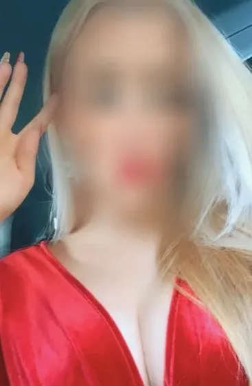 Nicole, 36