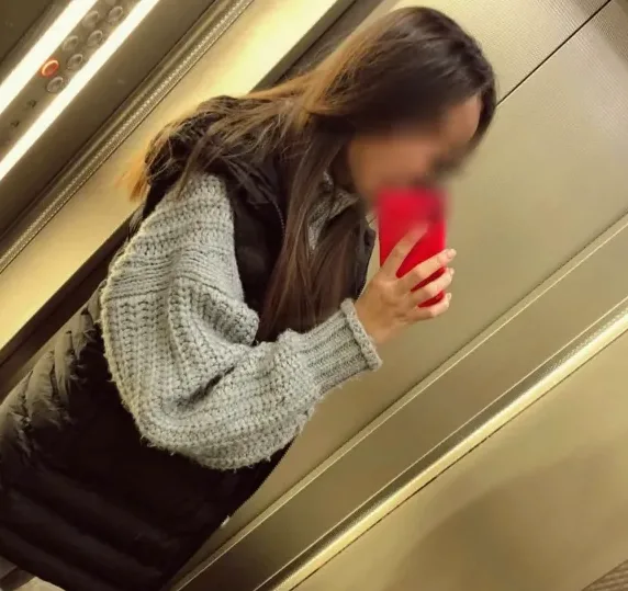Nikolina, 31