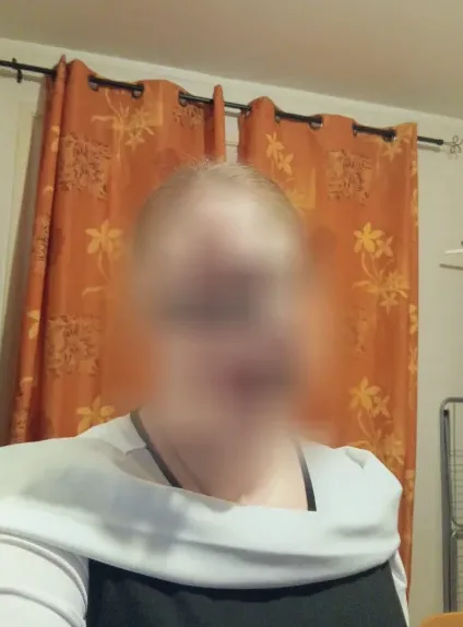 Sabine, 37