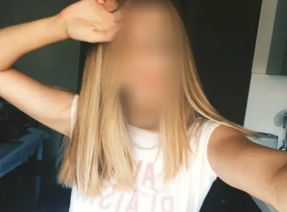 Sandra, 28